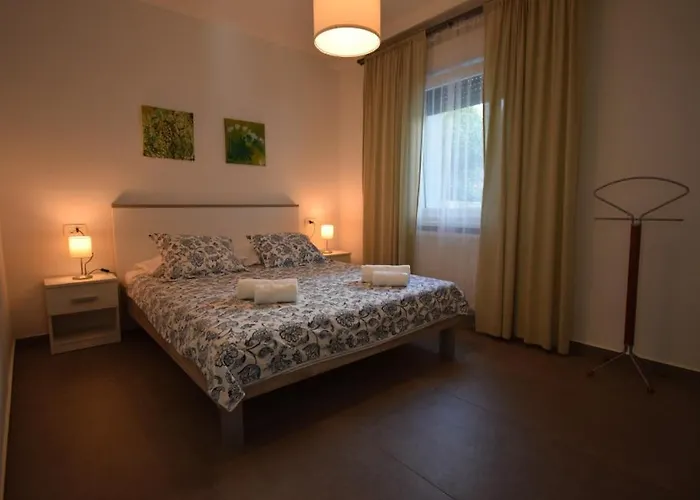 Apartment Summer Breeze By Guide Icici