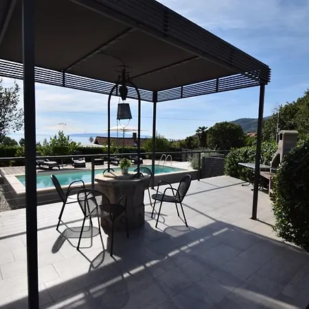 Summer Breeze By Guide アパート