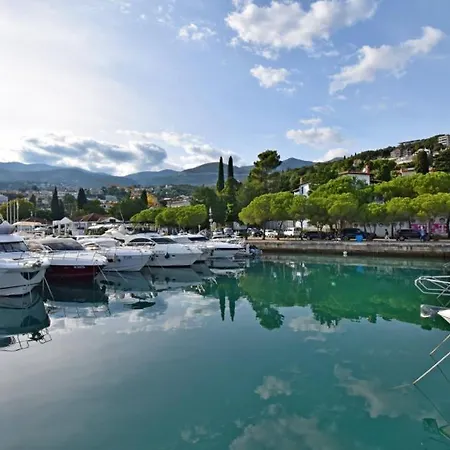 Summer Breeze By Guide アパート *